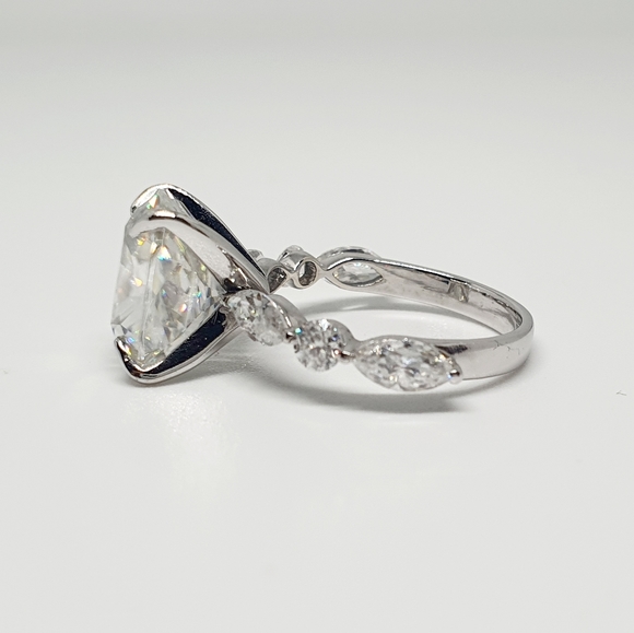 4.50 Ct Elongated Cushion Cut Moissanite Ring - Picture 7 of 11